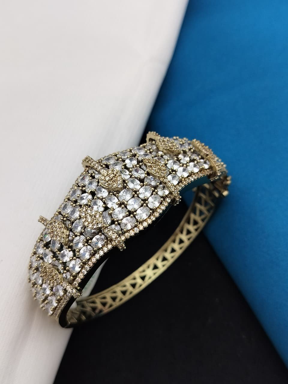 A. D. (AMRIKAN DIAMOND) LEDIES KADA MEHNDI POLISH