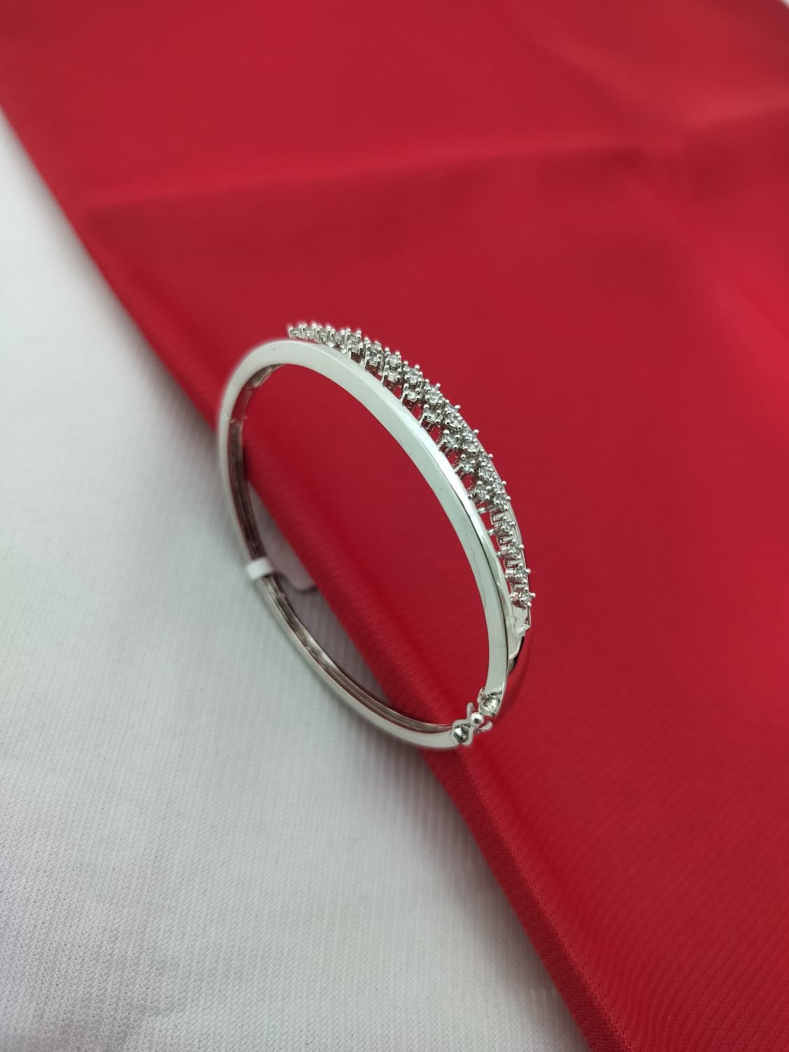 A. D. (AMRIKAN DIAMOND) LEDIES KADA