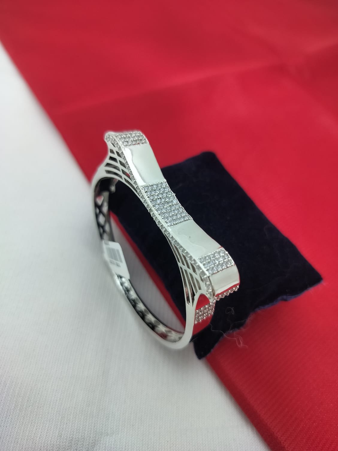 A. D. (AMRIKAN DIAMOND) LEDIES KADA