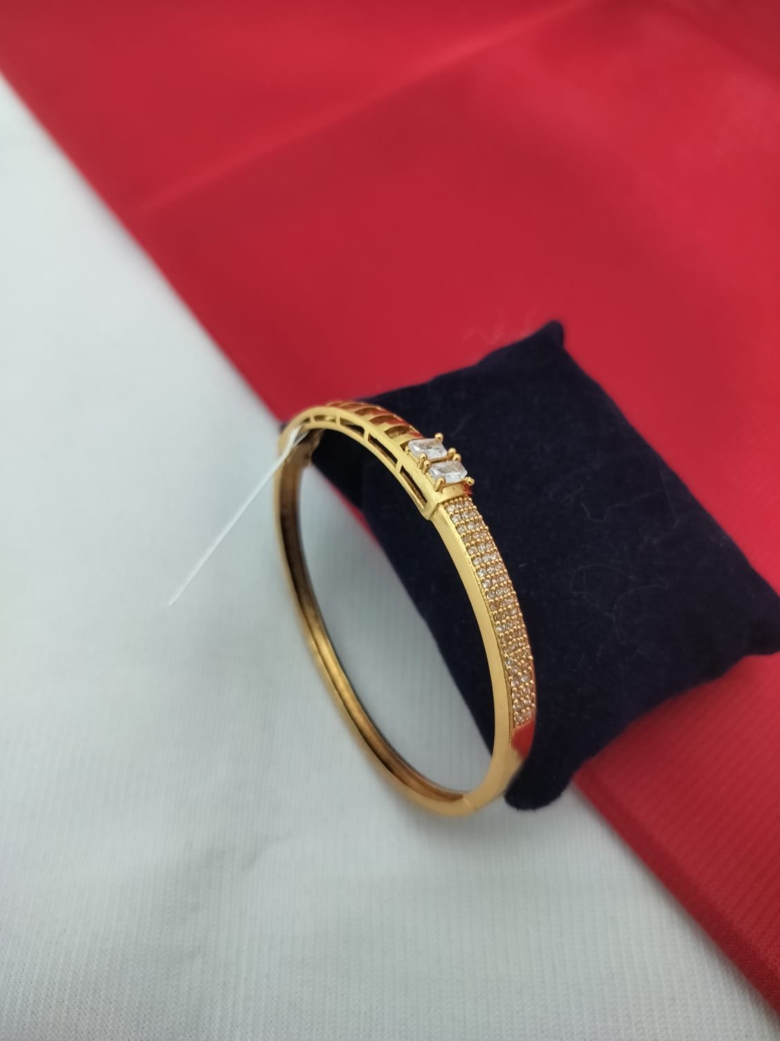 A. D. (AMRIKAN DIAMOND) LEDIES KADA
