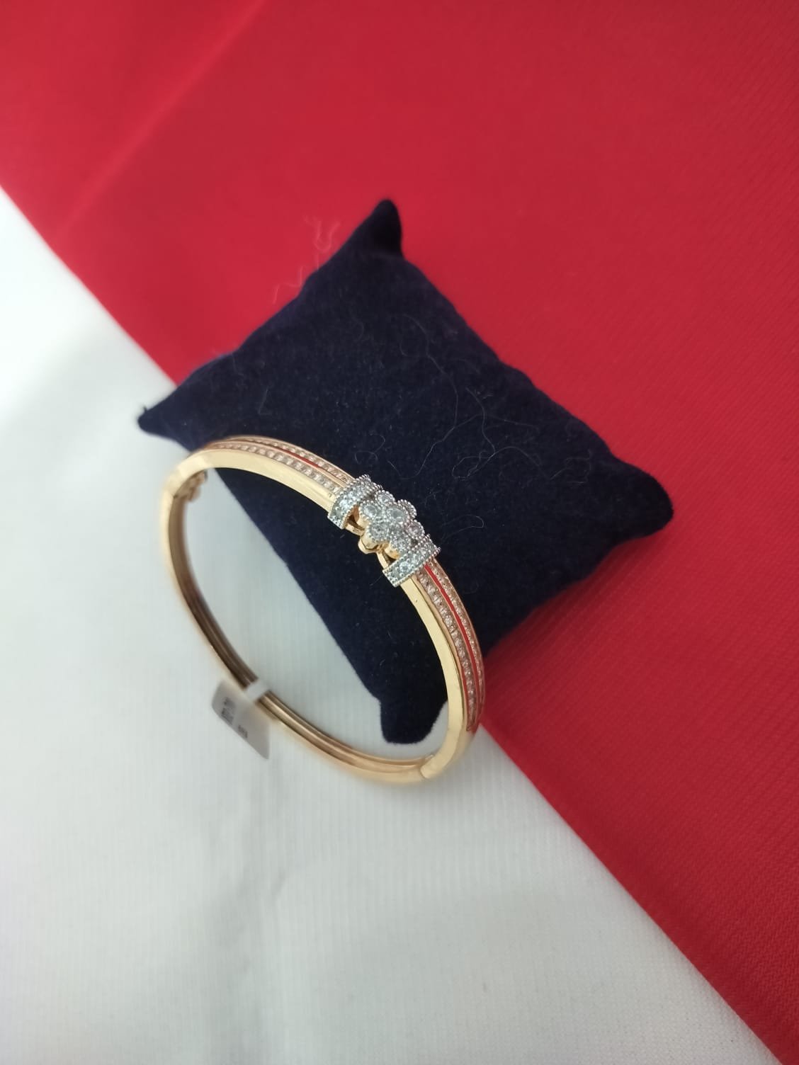 A. D. (AMRIKAN DIAMOND) LEDIES KADA