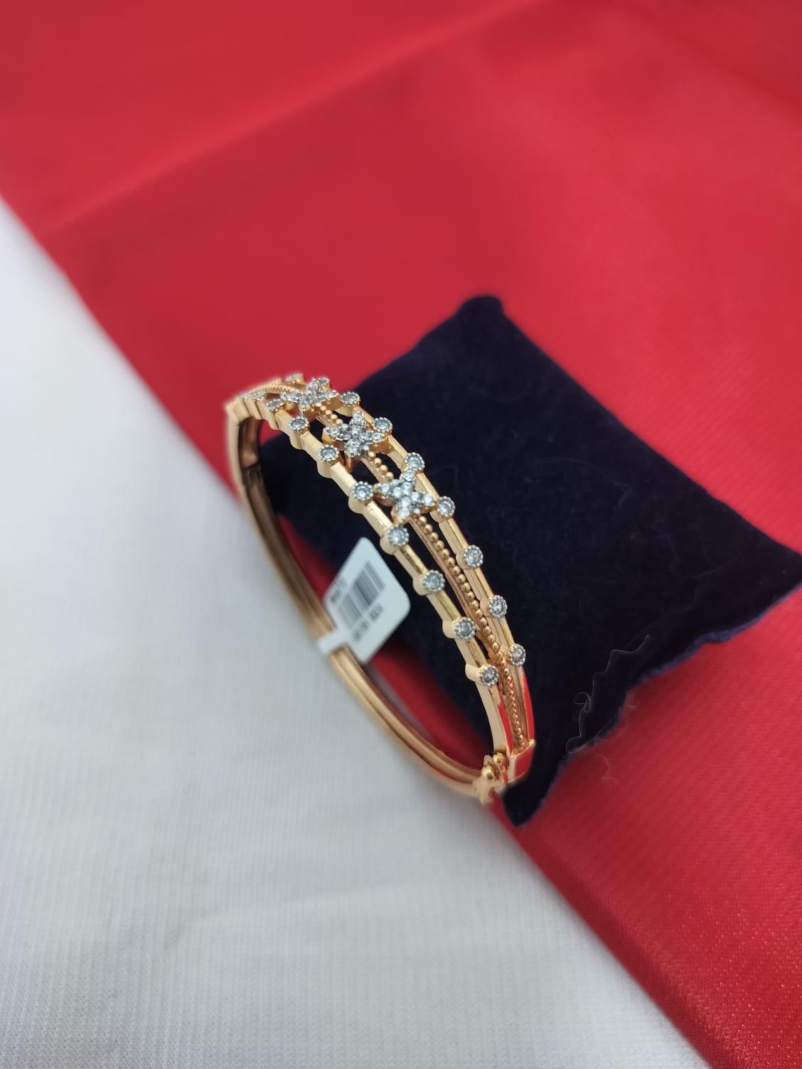A. D. (AMRIKAN DIAMOND) LEDIES KADA