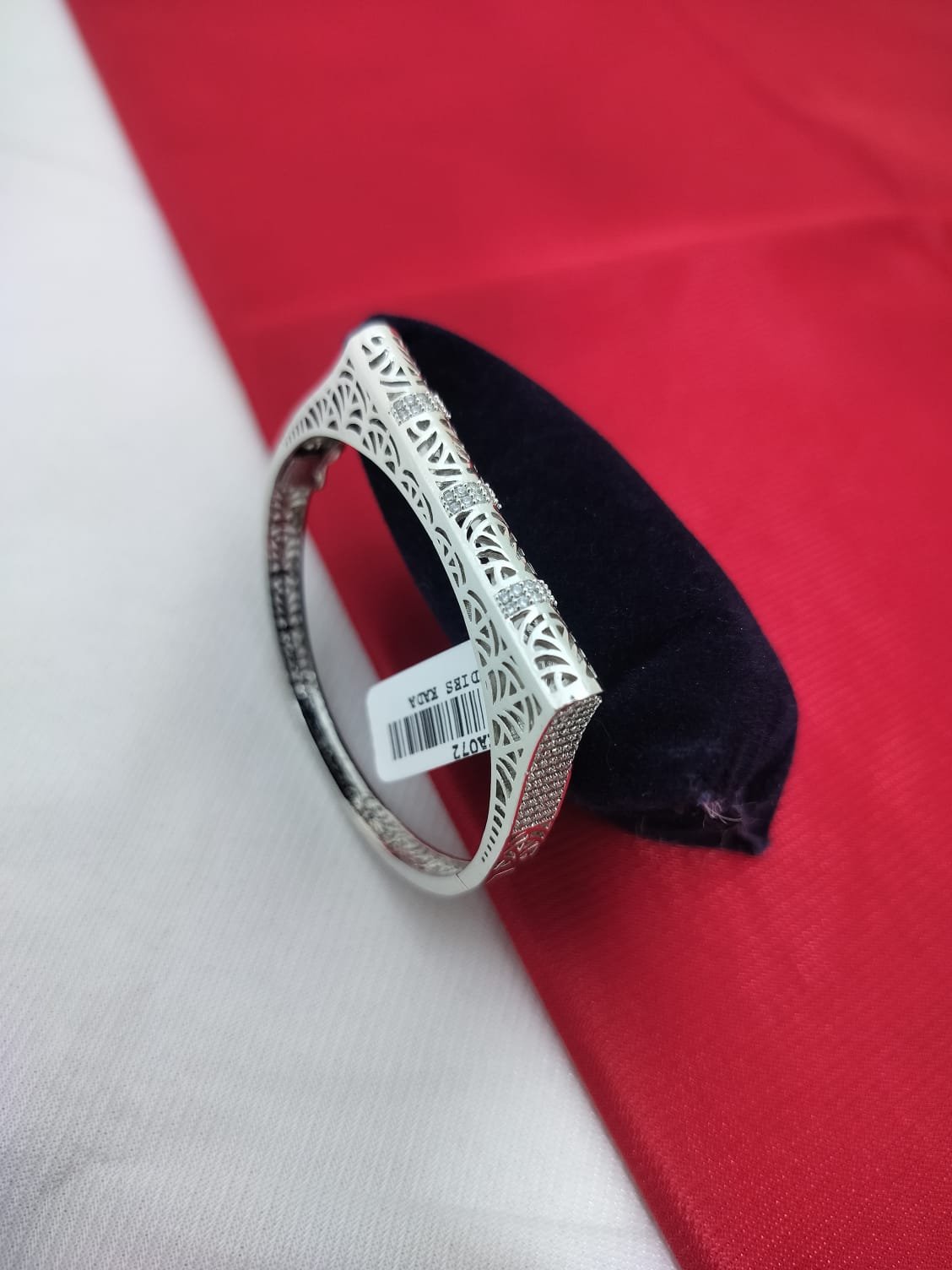 A. D. (AMRIKAN DIAMOND) LEDIES KADA