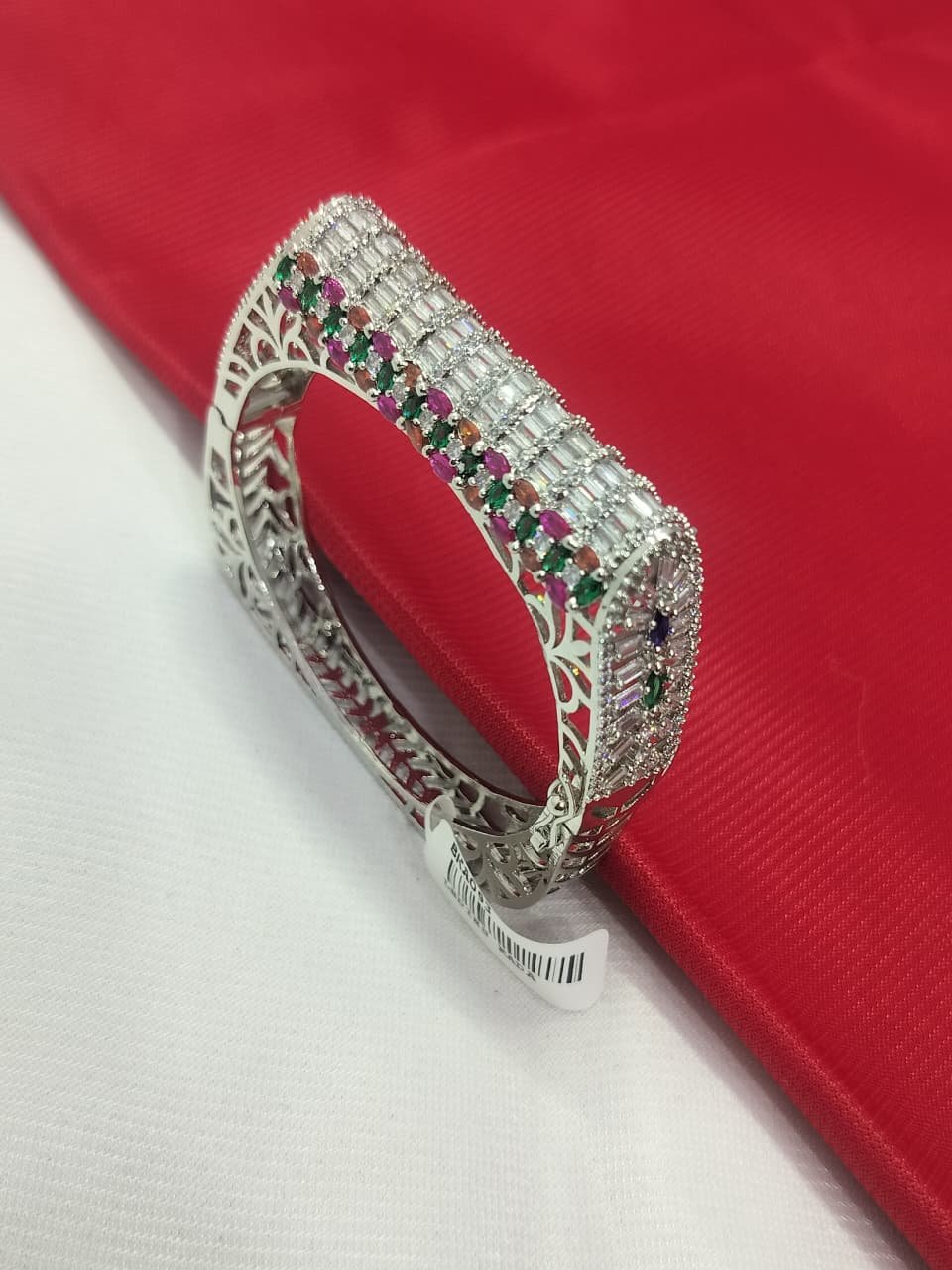 A. D. (AMRIKAN DIAMOND) LEDIES KADA