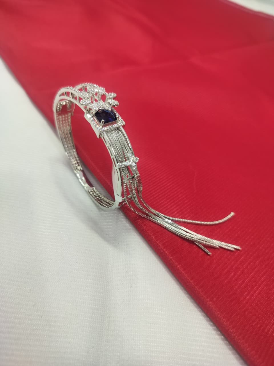 A. D. (AMRIKAN DIAMOND) LEDIES KADA
