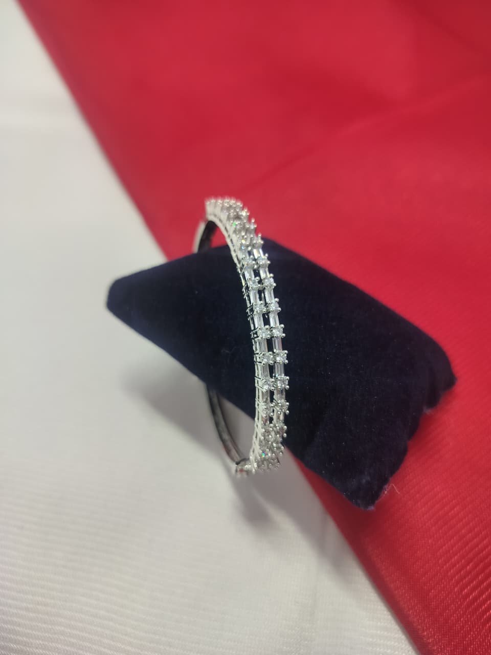 A. D. (AMRIKAN DIAMOND) LEDIES KADA