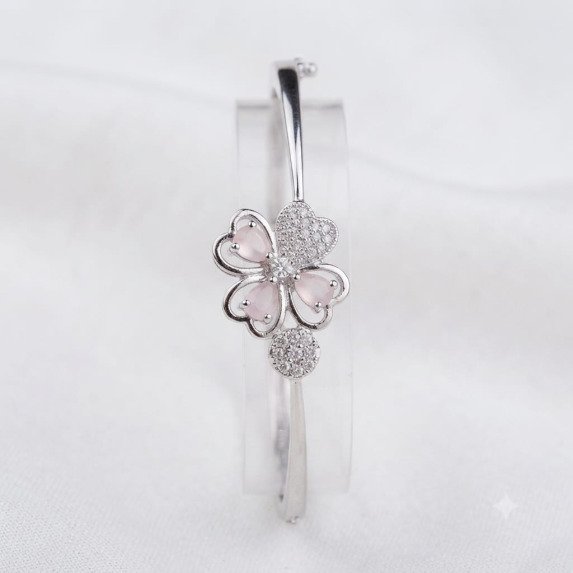 A. D. (AMRIKAN DIAMOND) LEDIES KADA