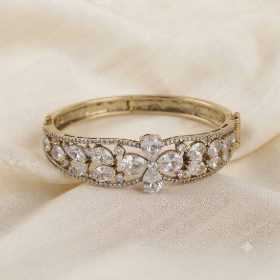 KUNDAN MENDI PALETING KADA