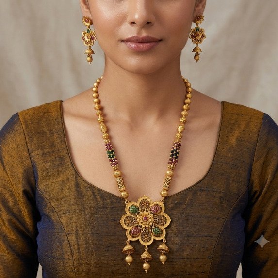 ANTIQUE LONG NECKLACE