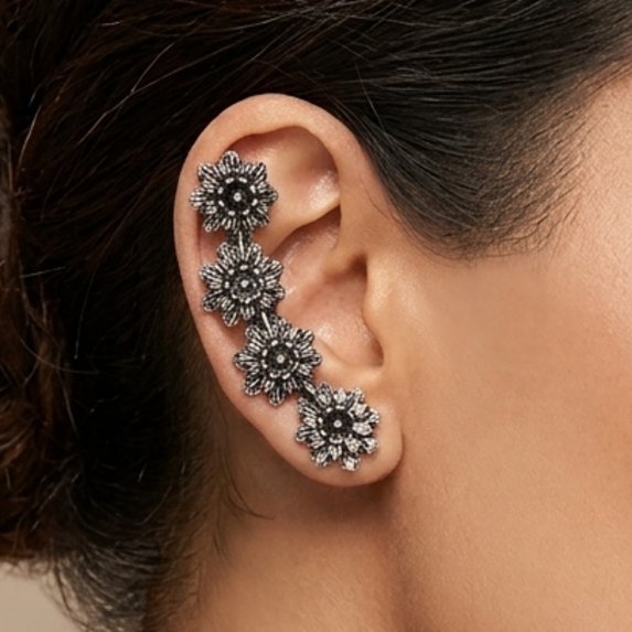EAR CUFF
