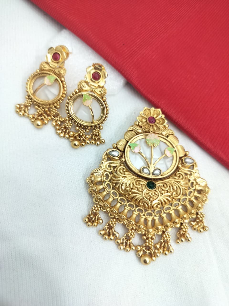 ANTIQUE PENDAL SET CONVERTIBLE
