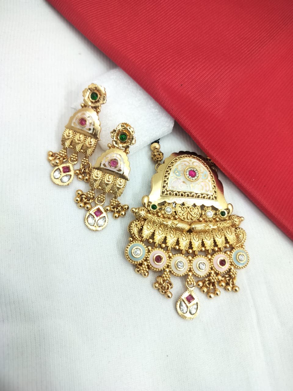 ANTIQUE PENDAL SET CONVERTIBLE