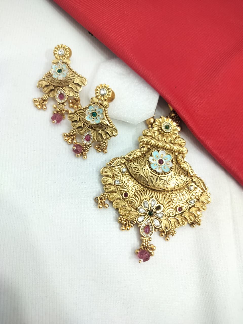 ANTIQUE PENDAL SET CONVERTIBLE