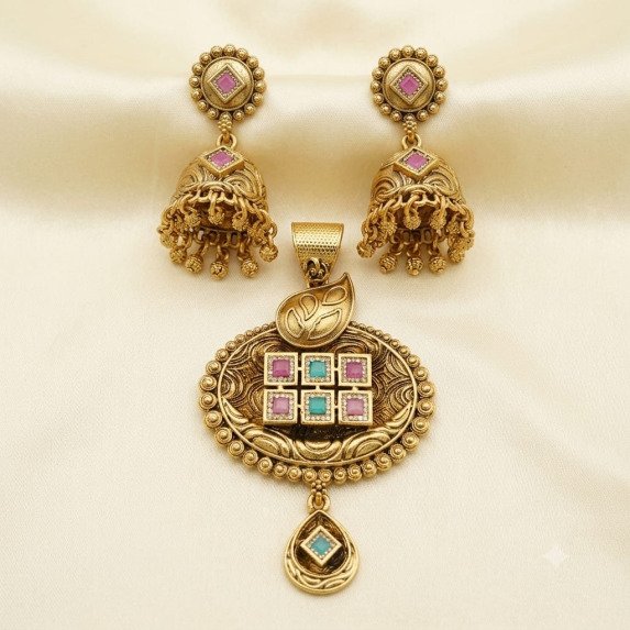 SWAROVSKI PENDAL SET