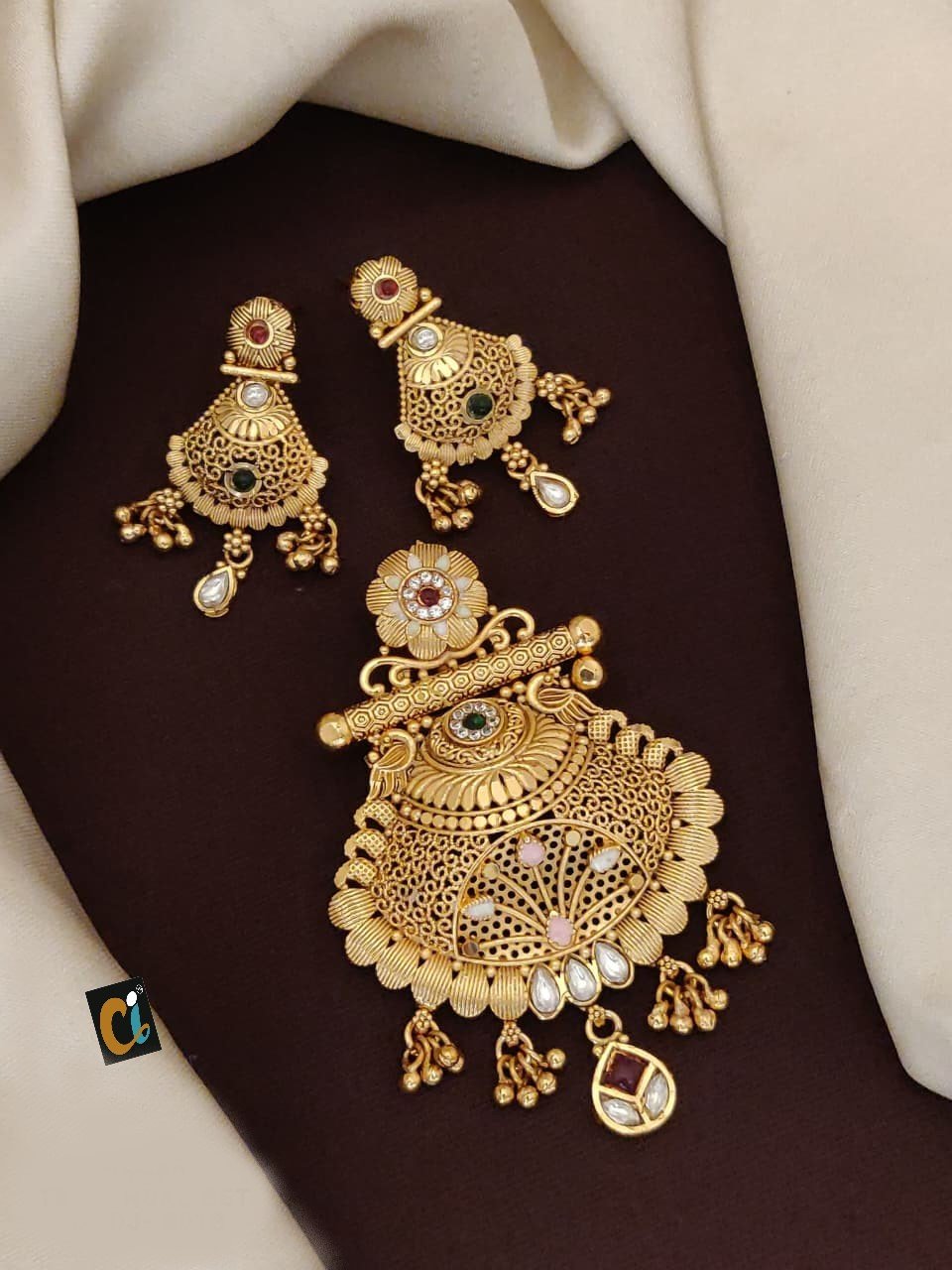 ANTIQUE PENDAL SET CONVERTIBLE