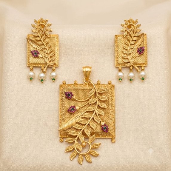 ANTIQUE PENDAL SET