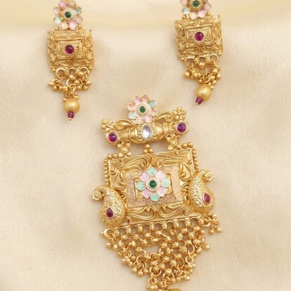 ANTIQUE PENDAL SET