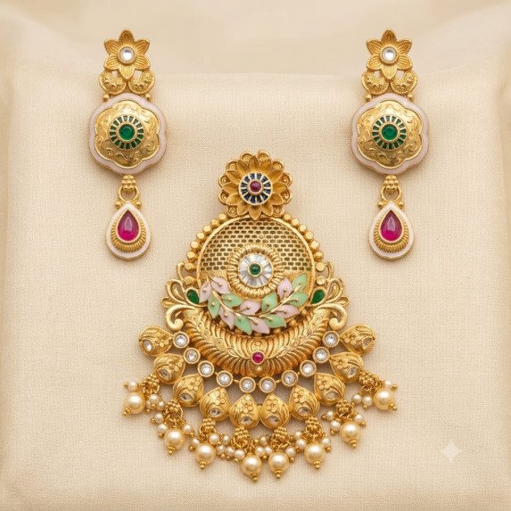 ANTIQUE PENDAL SET