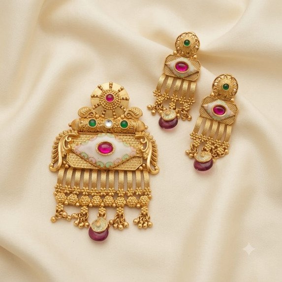 ANTIQUE PENDAL SET