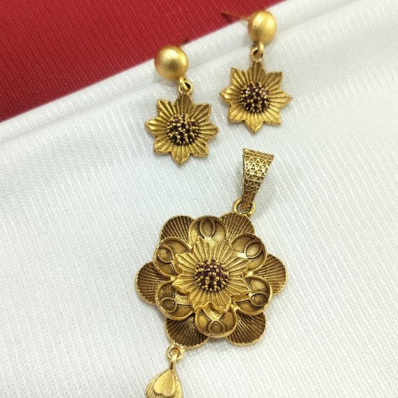 A.D. GOLDEN PENDAL SET