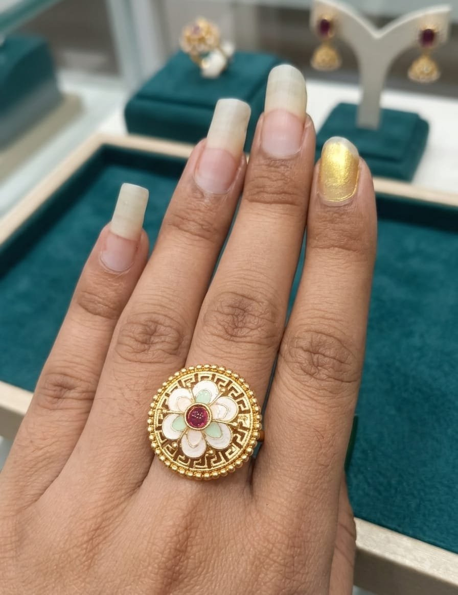 ANTIQUE RING FOR LEDIES