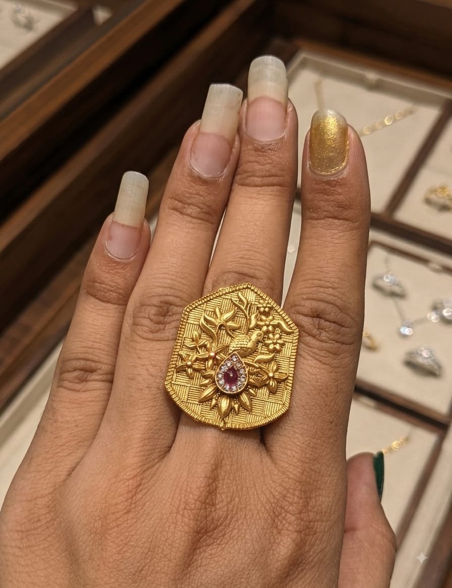 ANTIQUE RING FOR LEDIES