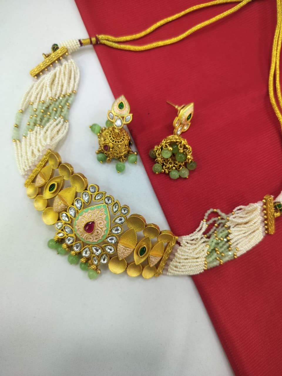 MOTI AND KUNDAN SHORT NECKLACE CHOKER