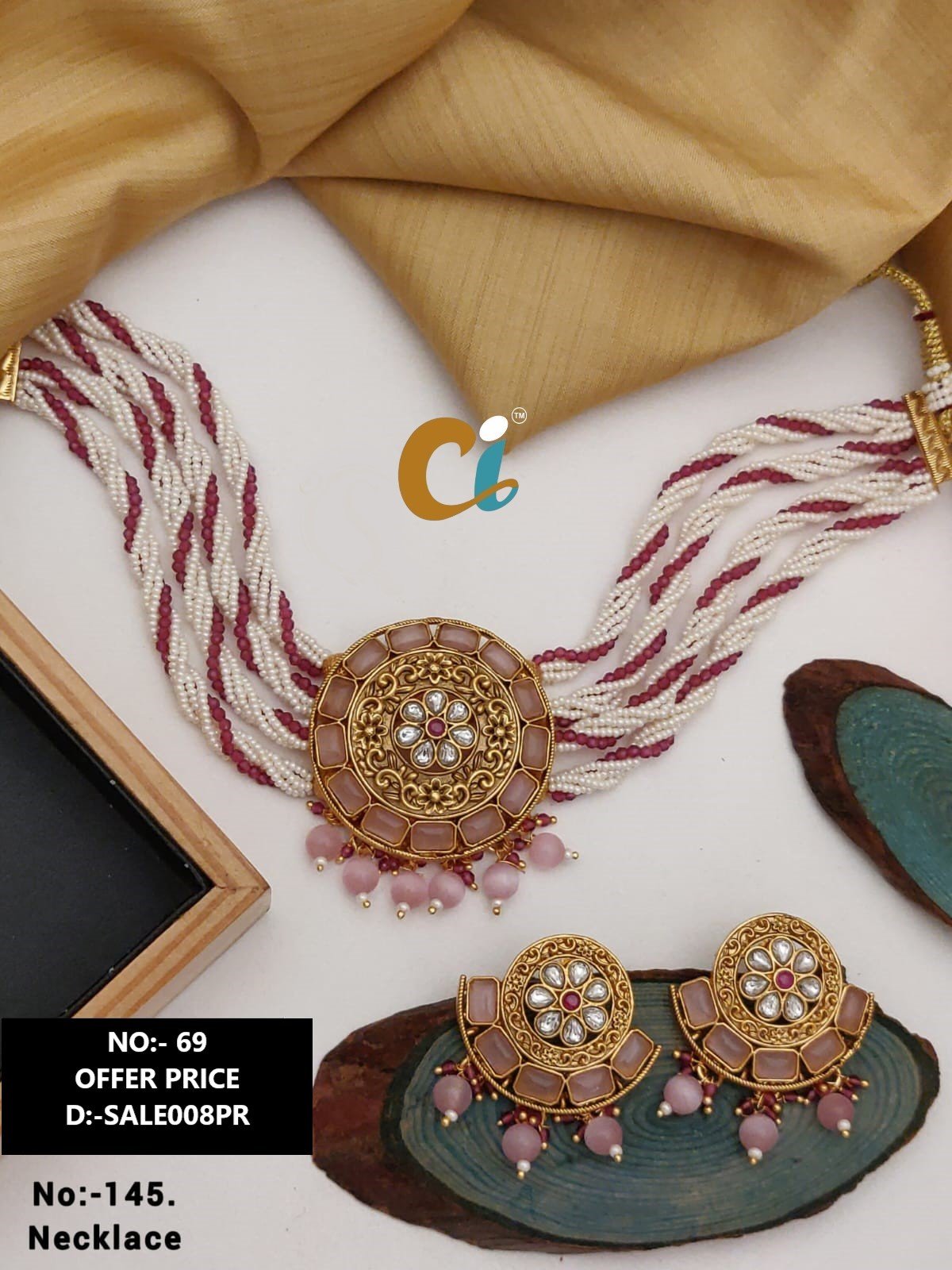 MOTI AND KUNDAN SHORT NECKLACE CHOKER