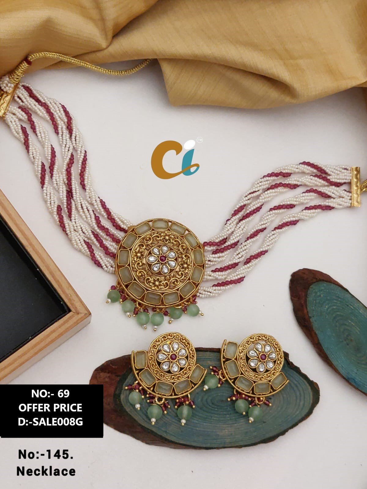 MOTI AND KUNDAN SHORT NECKLACE CHOKER