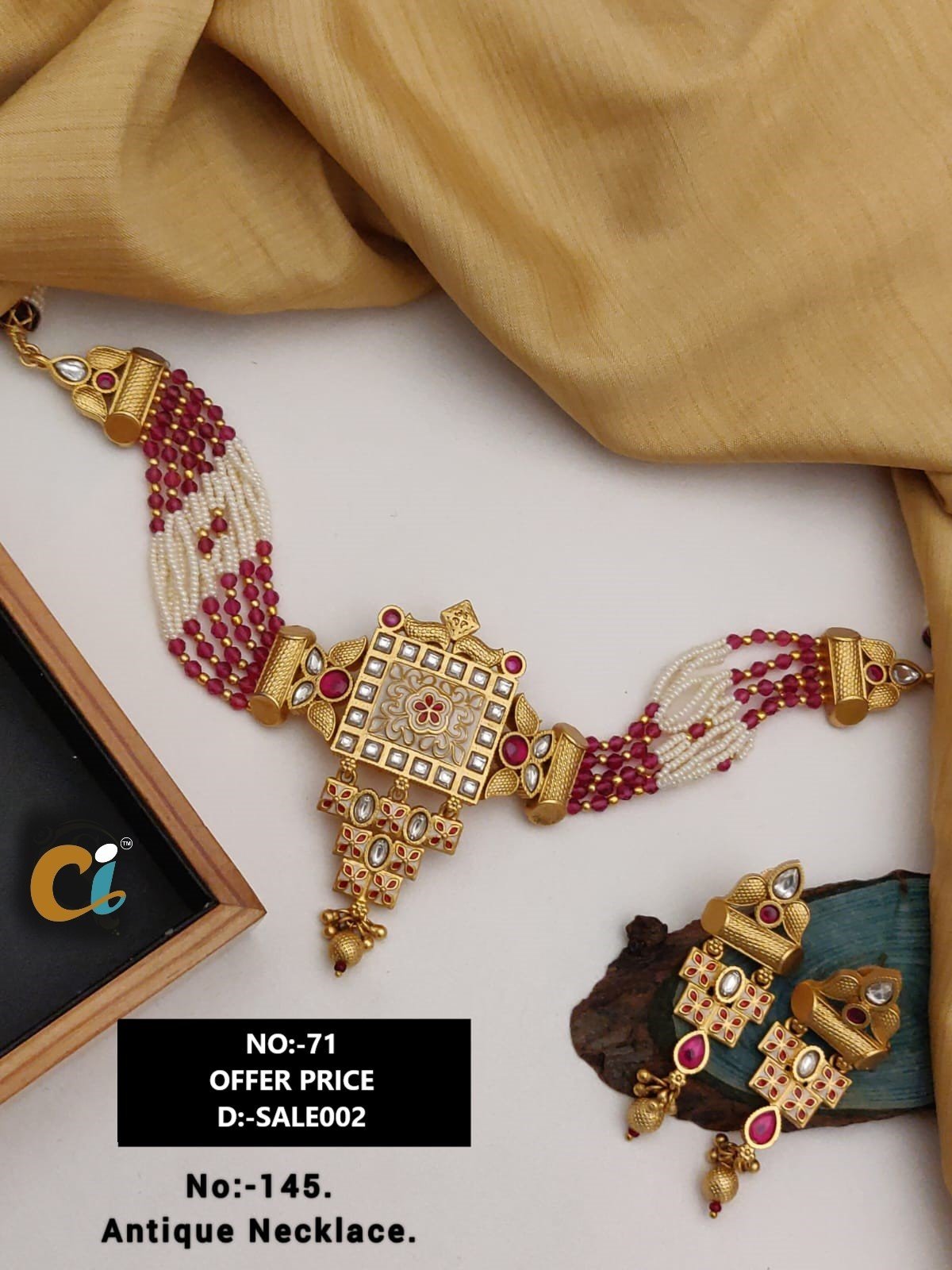 MOTI AND KUNDAN SHORT NECKLACE CHOKER