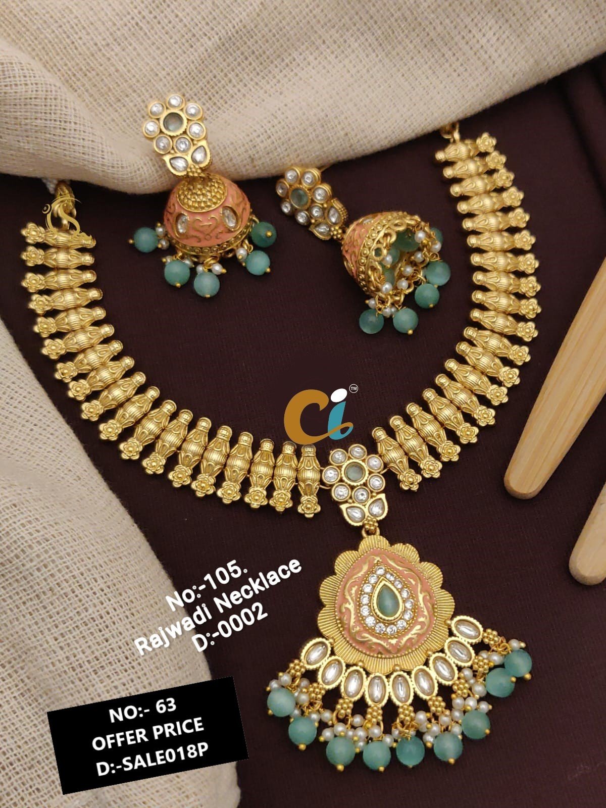 MOTI AND KUNDAN SHORT NECKLACE CHOKER