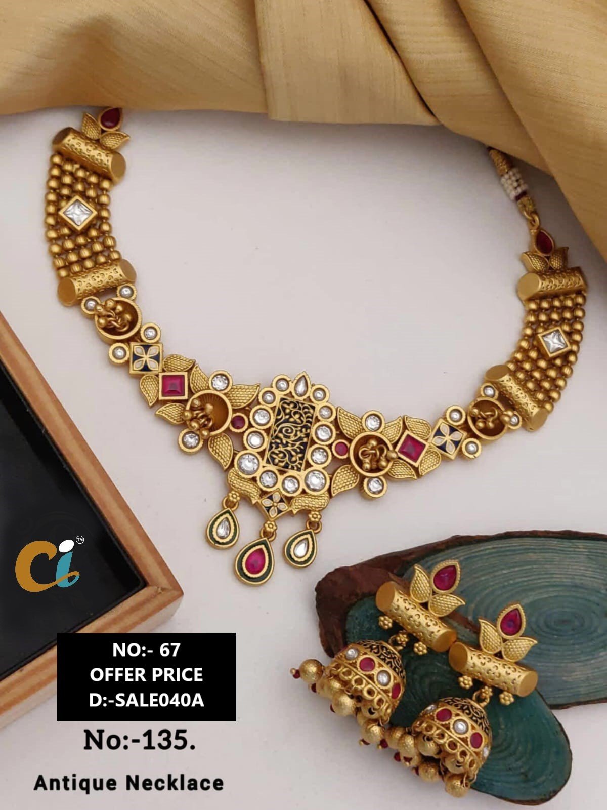 MOTI AND KUNDAN SHORT NECKLACE CHOKER