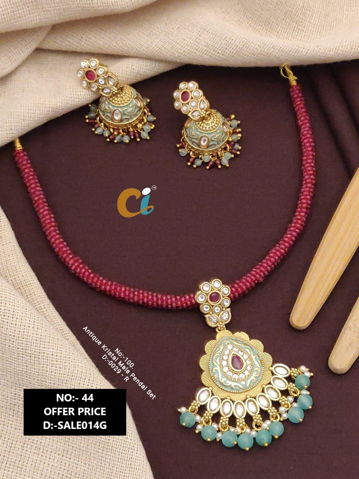 MOTI AND KUNDAN SHORT NECKLACE CHOKER