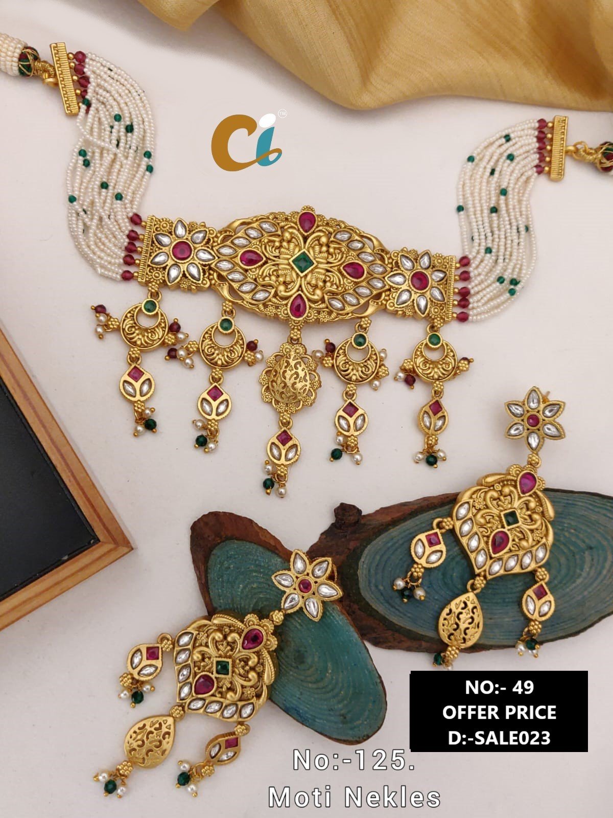 MOTI AND KUNDAN SHORT NECKLACE CHOKER