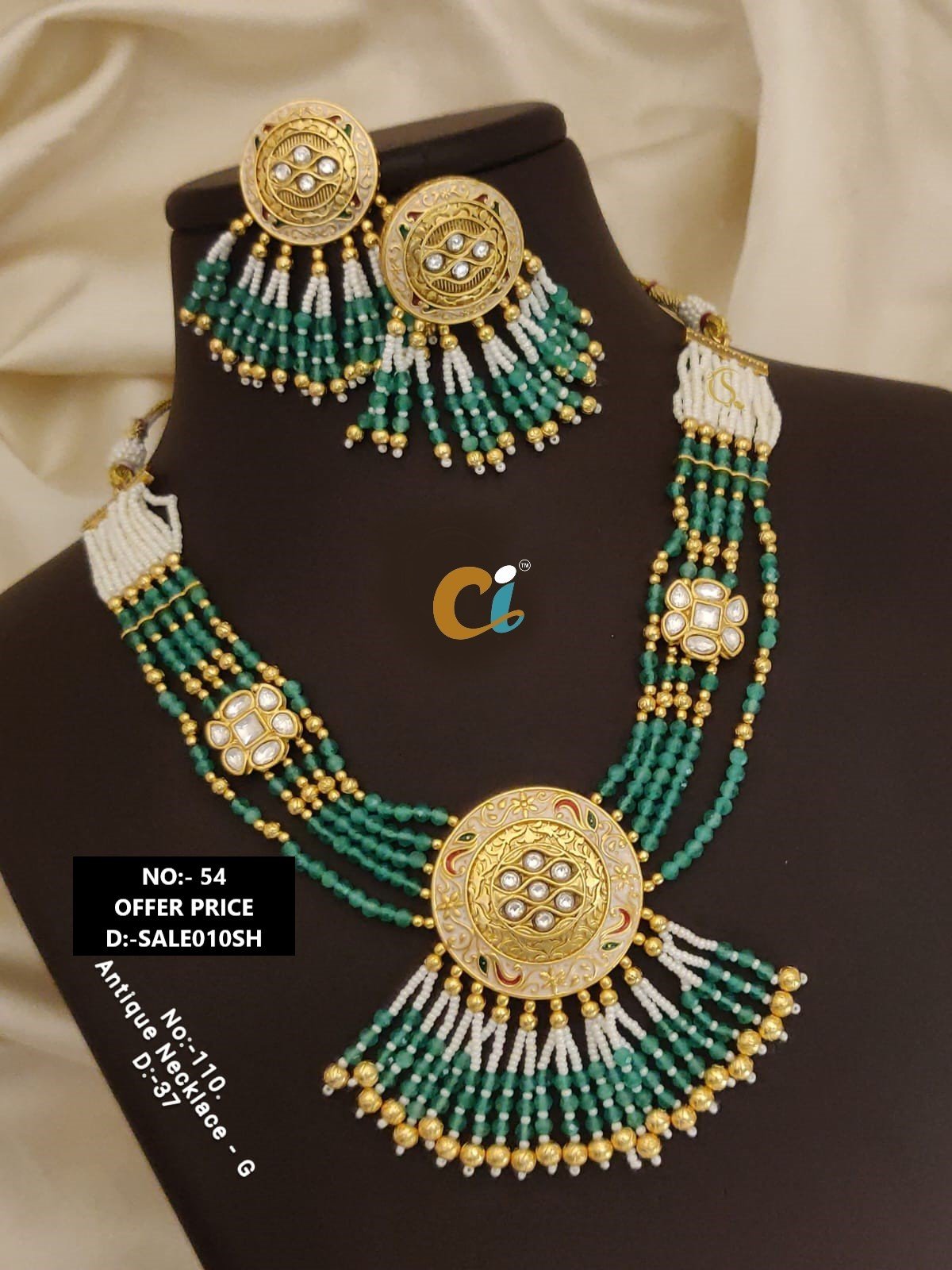 MOTI AND KUNDAN SHORT NECKLACE CHOKER