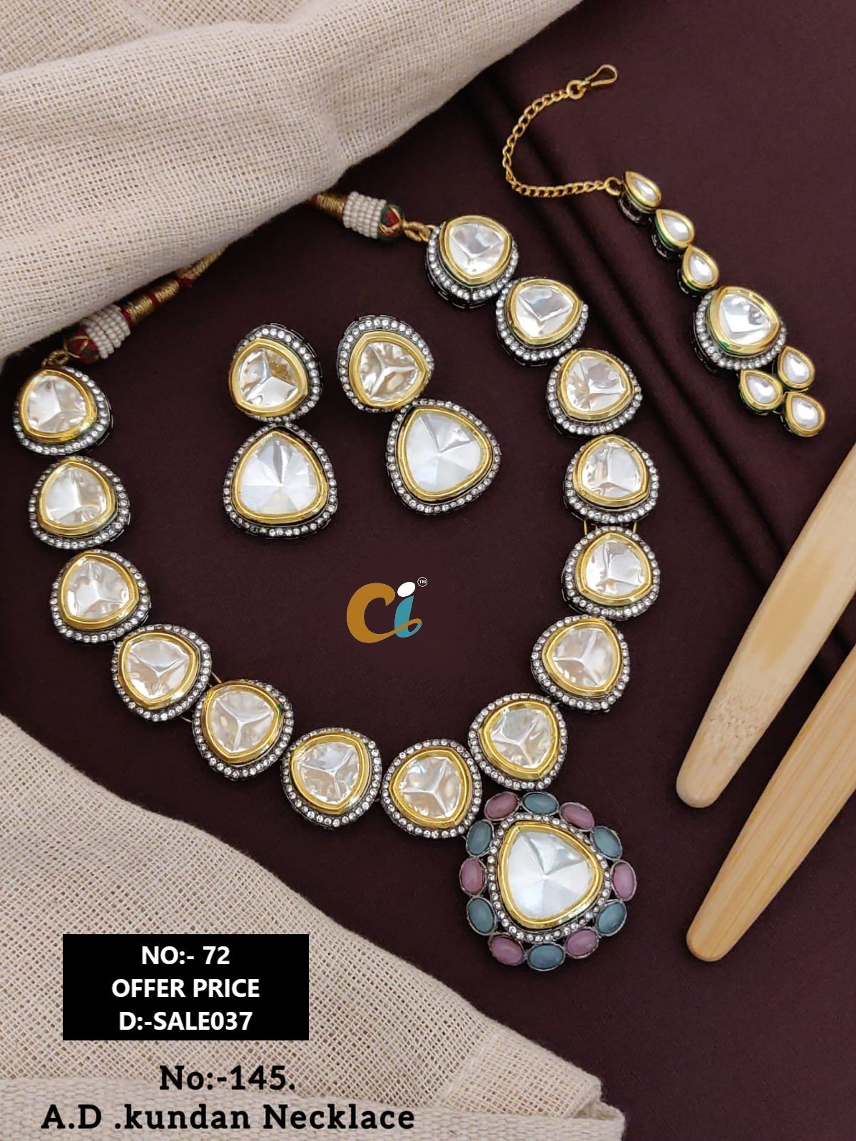 MOTI AND KUNDAN SHORT NECKLACE CHOKER