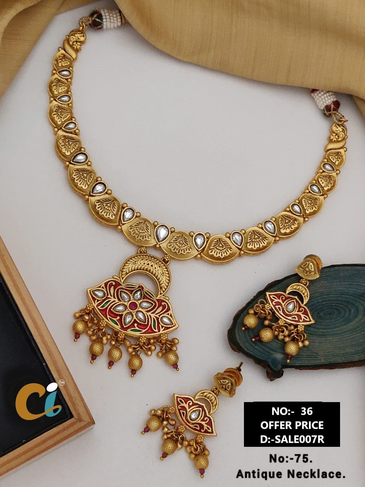 MOTI AND KUNDAN SHORT NECKLACE CHOKER