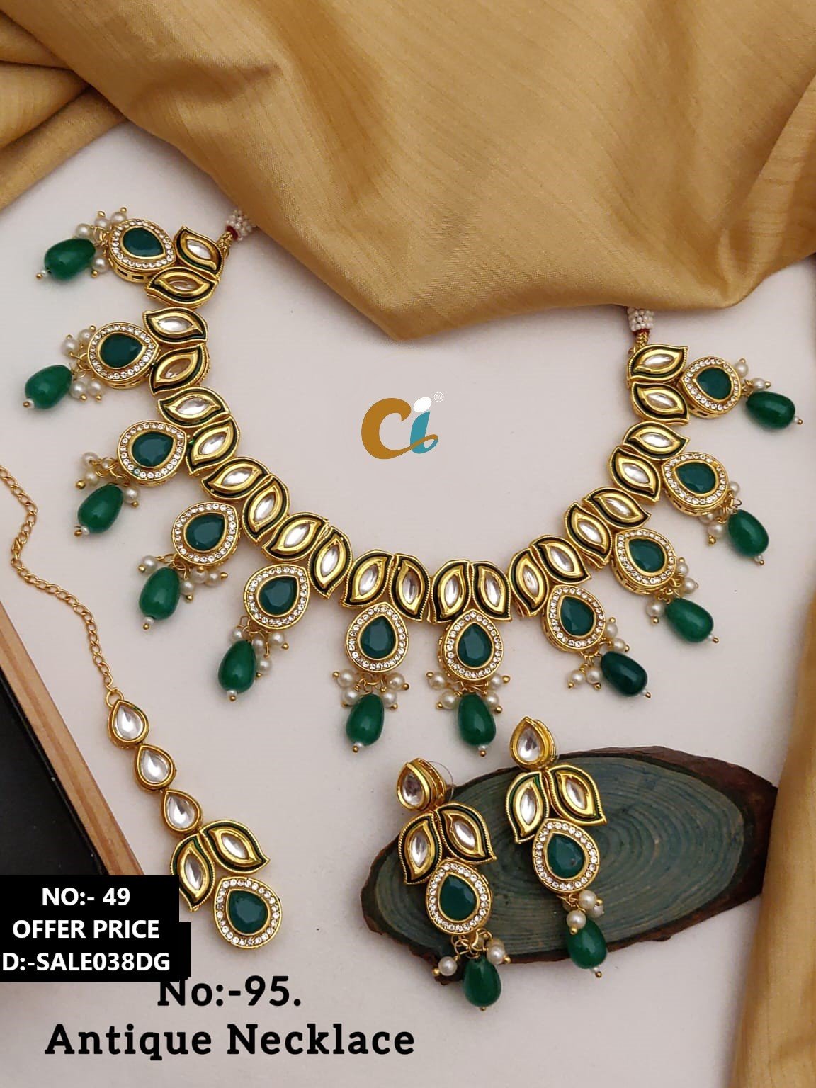 MOTI AND KUNDAN SHORT NECKLACE CHOKER