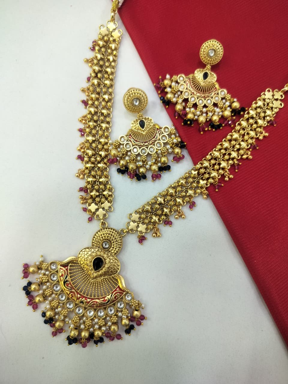 MOTI AND KUNDAN SHORT NECKLACE CHOKER