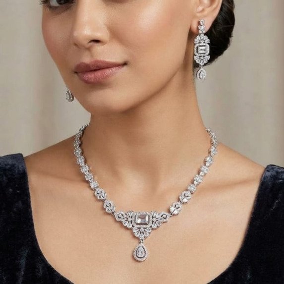 A.D. (AMRIKAN DIAMOND ) NECKLACE