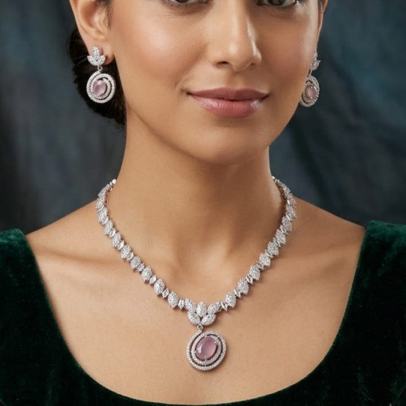 A.D. (AMRIKAN DIAMOND ) NECKLACE
