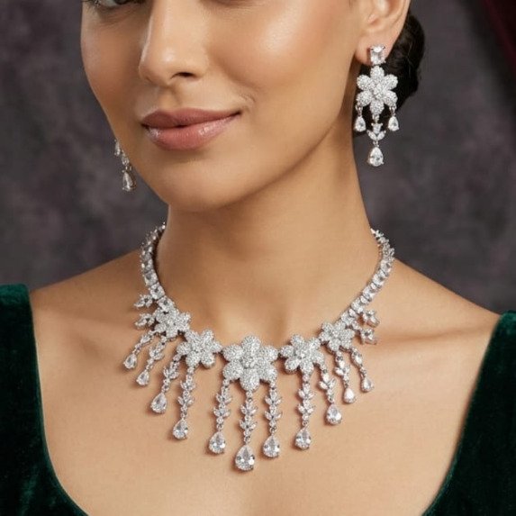 A.D. (AMRIKAN DIAMOND ) NECKLACE