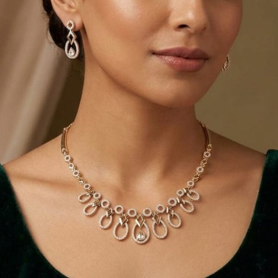 A.D. (AMRIKAN DIAMOND ) GOLDEN NECKLACE
