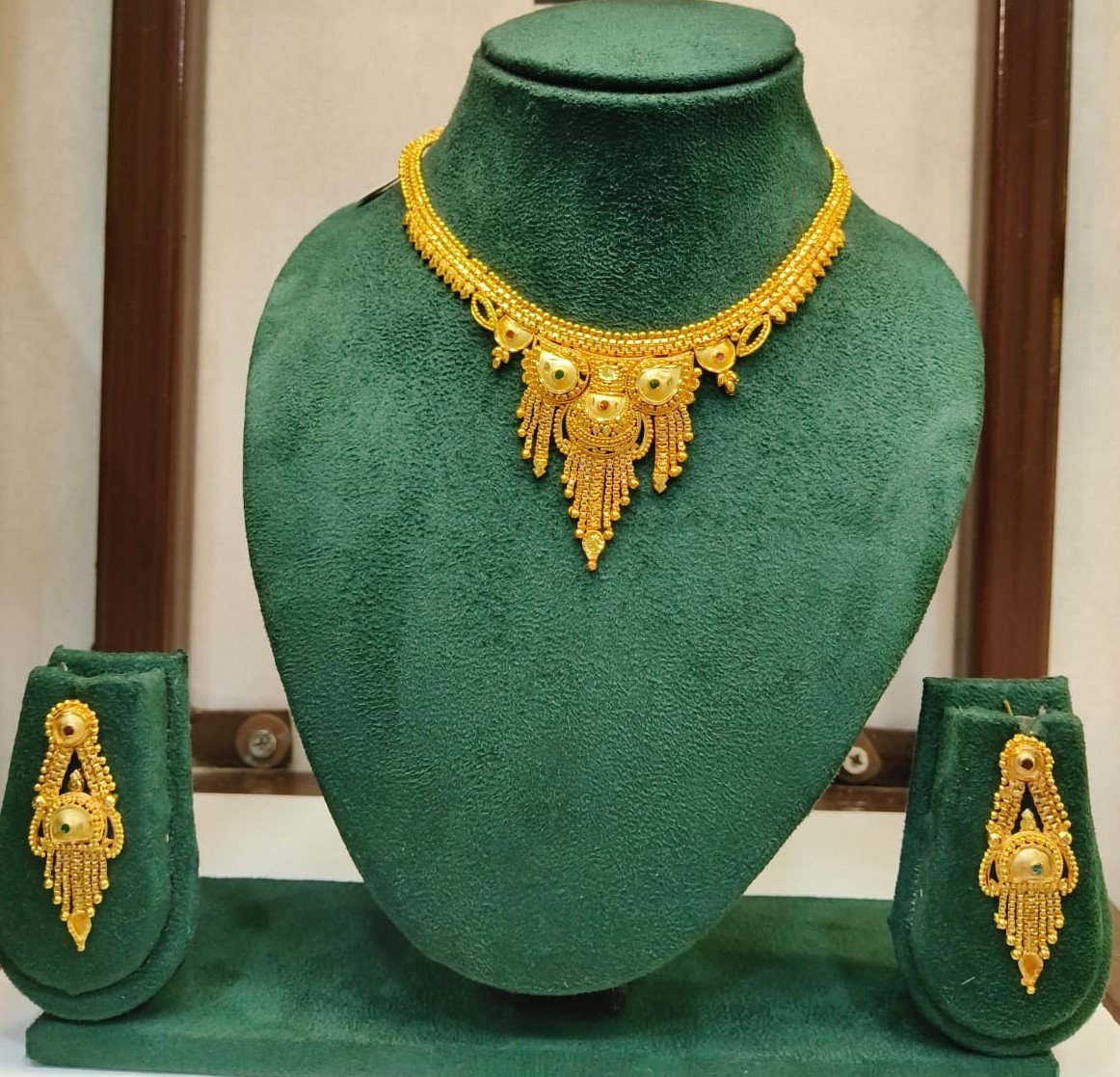 PLAN KALKATTI SHORT NECKLACE