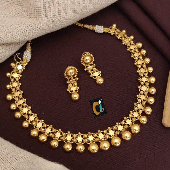 SIMPLE NECKLACE
