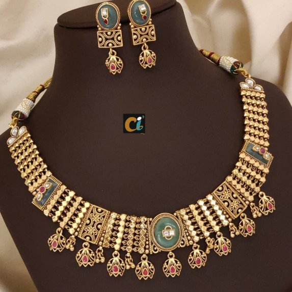 HARITAGE SHORT NECKLACE