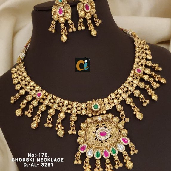 SWAROVSKI SHORT NECKLACE